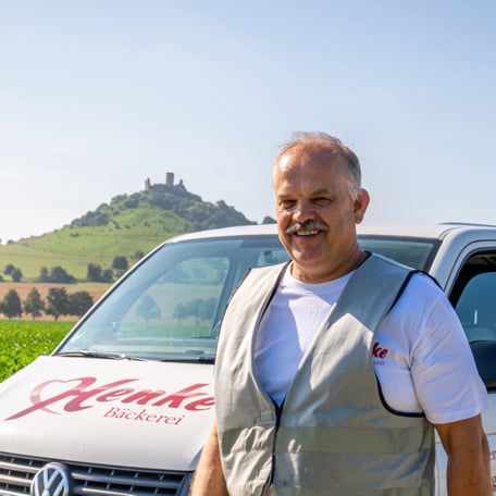 Fahrer mit Transporter